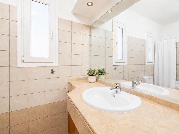 Family bathroom with bath and shower . - Villa Afrodite Classico . (Photo Gallery) }}