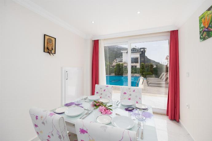 Equipped kitchen with dining area . - Villa Premium F . (Photo Gallery) }}