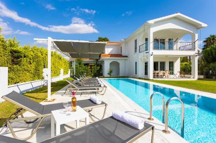 Villa Crystal
