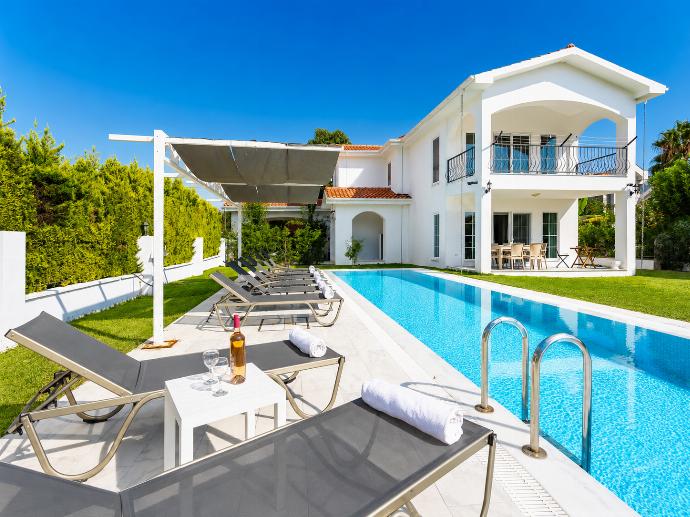 Villa Crystal