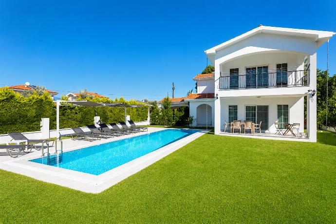 Villa Crystal