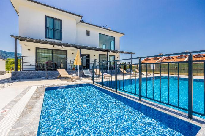 Beautiful villa with private pool and terrace . - Villa Wonder . (Photo Gallery) }}