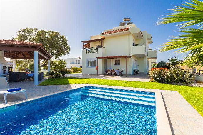 ,Beautiful villa with private pool, terrace, and garden . - Amphitrite Villa . (Photo Gallery) }}