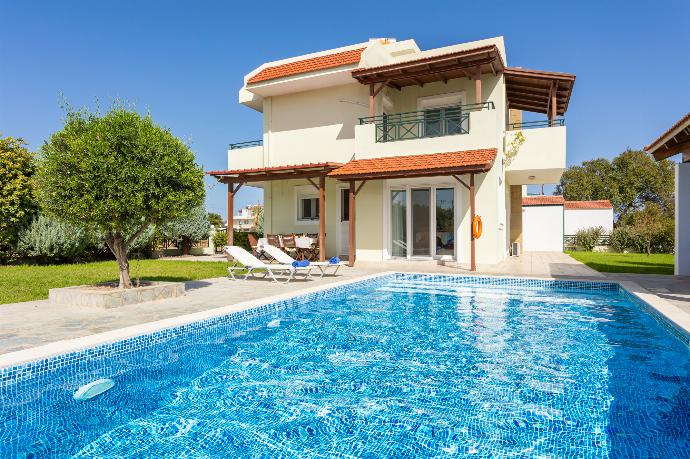 ,Beautiful villa with private pool, terrace, and garden . - Hermione Villa . (Photo Gallery) }}
