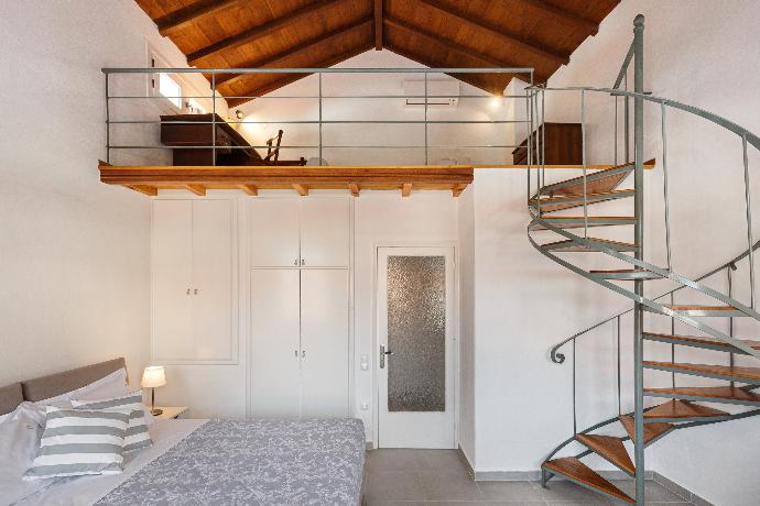  . - Esperos Apartment . (Галерея фотографий) }}
