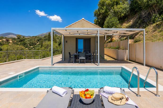  . - Villa Angela . (Photo Gallery) }}