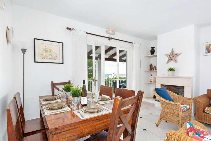 Equipped kitchen . - Villa Binilisa . (Photo Gallery) }}