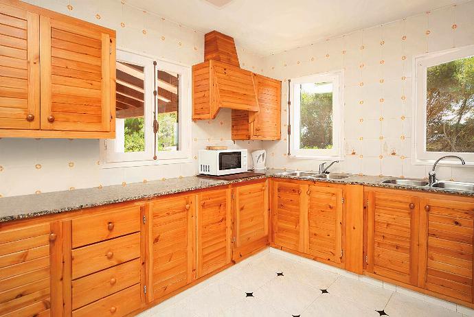 . - Villa Binilisa . (Photo Gallery) }}