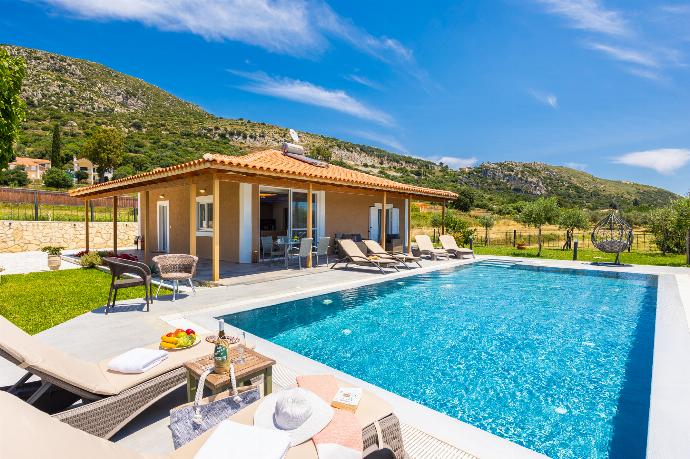  . - Villa Rudi . (Photo Gallery) }}