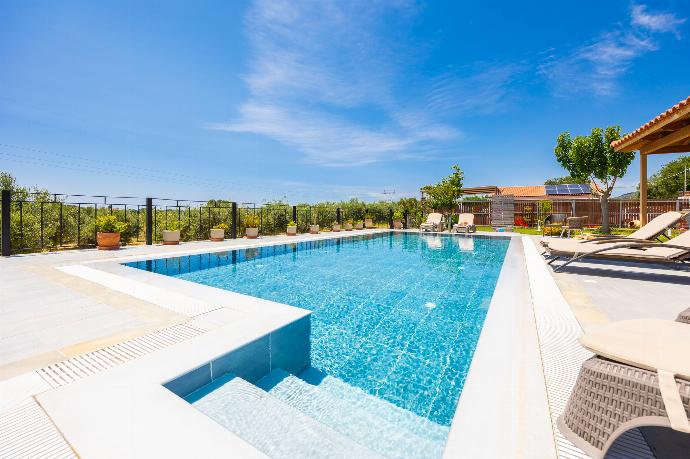  . - Villa Rudi . (Photo Gallery) }}