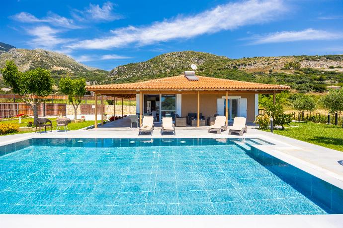  . - Villa Rudi . (Photo Gallery) }}