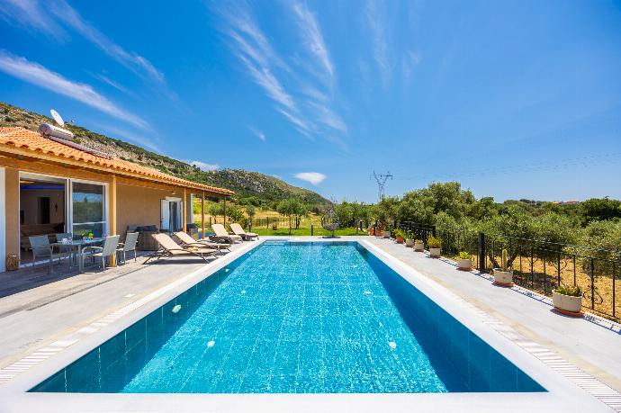  . - Villa Rudi . (Photo Gallery) }}