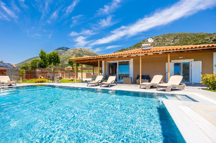  . - Villa Rudi . (Photo Gallery) }}
