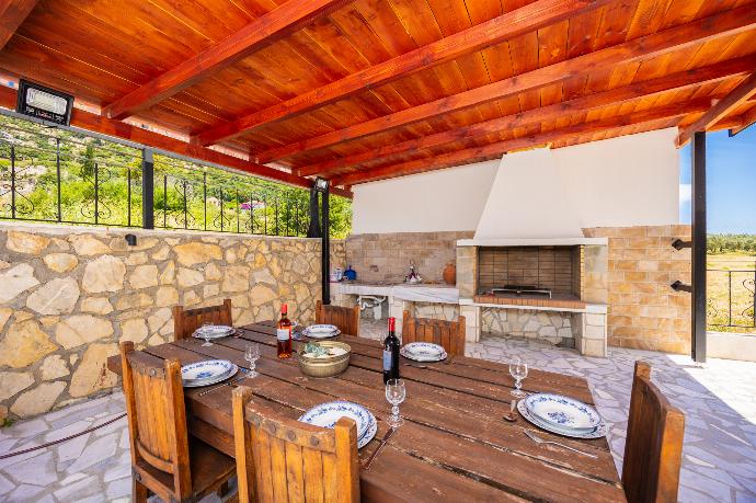  . - Villa Rudi . (Photo Gallery) }}