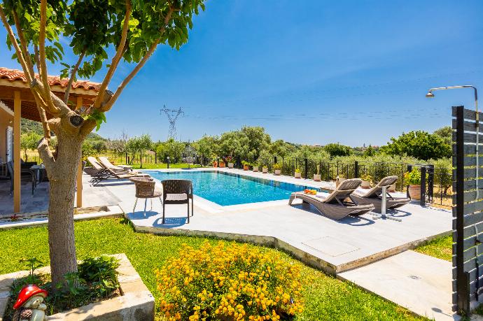  . - Villa Rudi . (Photo Gallery) }}