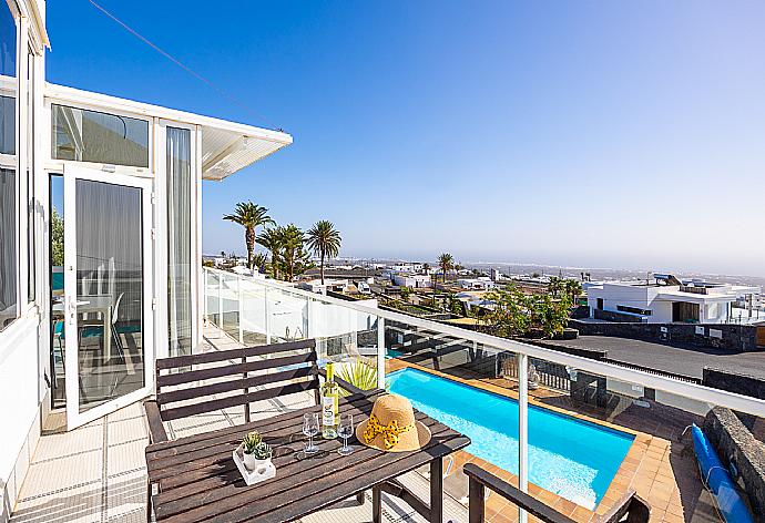 Balcony with sea views . - Casa Marina . (Photo Gallery) }}