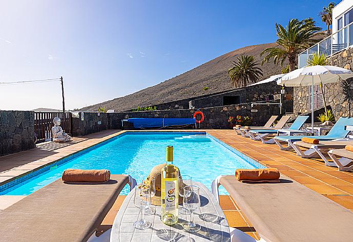 Private pool and terrace with sea views . - Casa Marina . (Photo Gallery) }}
