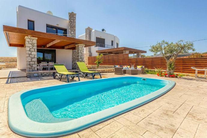 Beautiful villa with private pool . - Villa Ira . (Galería de imágenes) }}