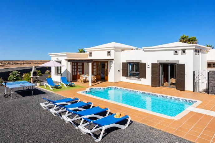 ,Beautiful villa with private pool and terrace with sea views . - Villa Capricho . (Photo Gallery) }}