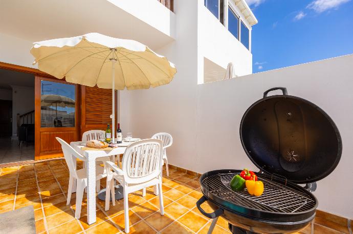 Terrace area . - Villa Florencia . (Photo Gallery) }}