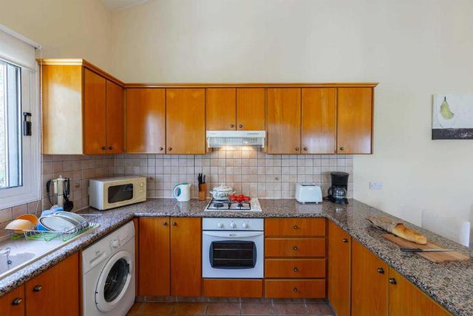 Equipped kitchen . - Villa Katerina . (Photo Gallery) }}