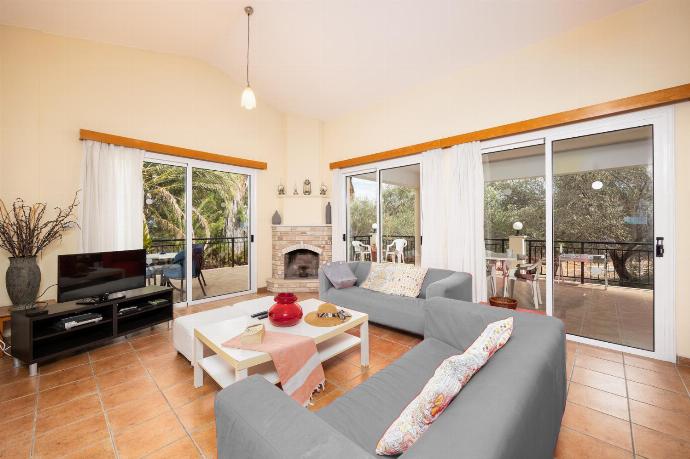  . - Villa Katerina . (Photo Gallery) }}