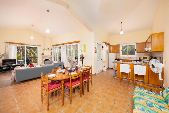  . - Villa Katerina . (Photo Gallery) }}