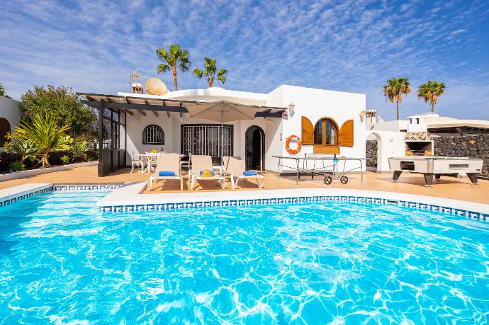 ,Beautiful villa with private pool and terrace . - Villa Alisa . (Photo Gallery) }}