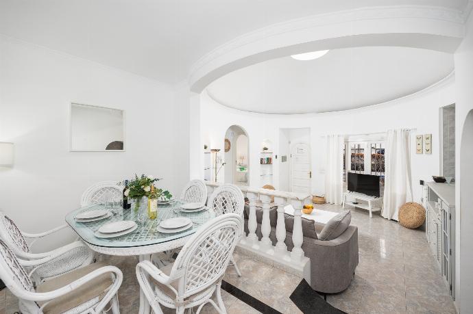 Open-plan living room with sofa, dining area, kitchen, WiFi internet, and satellite TV . - Villa Alisa . (Photo Gallery) }}