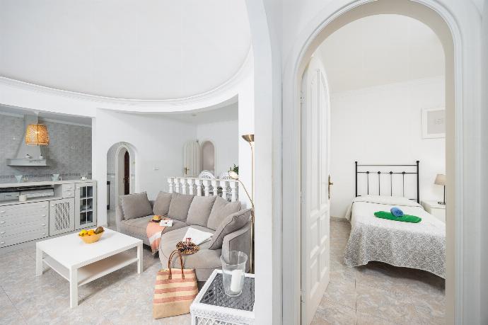  . - Villa Alisa . (Photo Gallery) }}