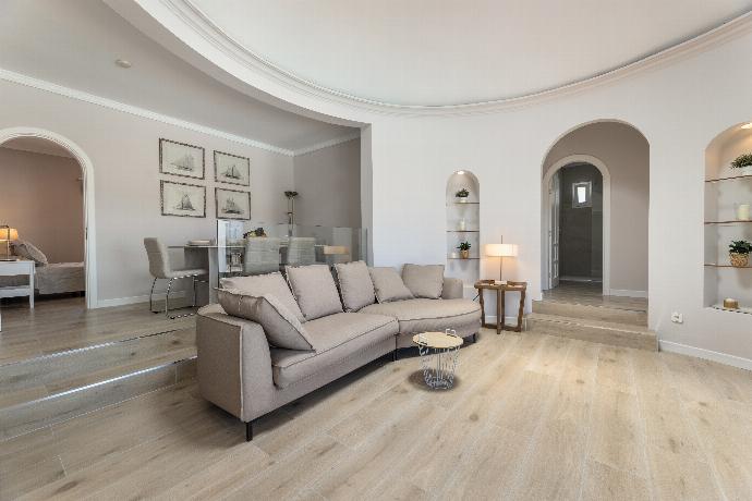 Open-plan living room with sofa, dining area, kitchen, WiFi internet, and satellite TV . - Villa Alisa . (Photo Gallery) }}