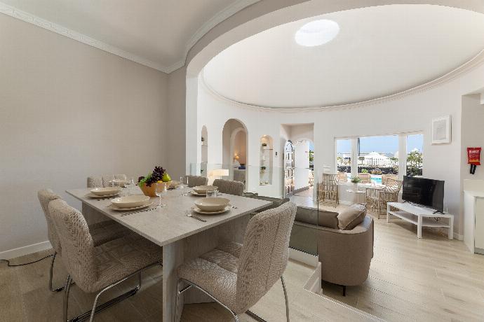 Open-plan living room with sofa, dining area, kitchen, WiFi internet, and satellite TV . - Villa Alisa . (Photo Gallery) }}