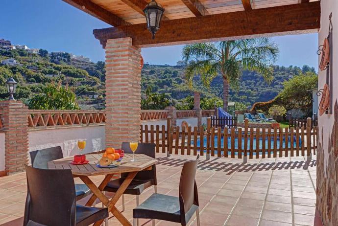 Sheltered terrace area . - Villa Daniel . (Photo Gallery) }}