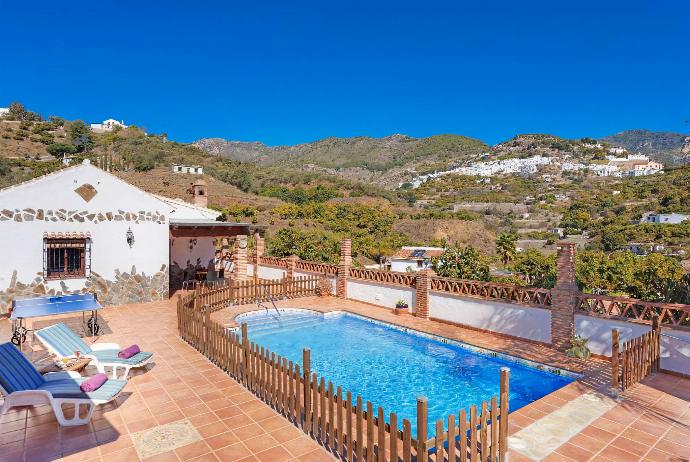  . - Villa Daniel . (Photo Gallery) }}