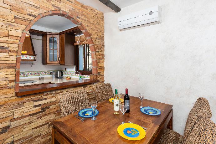  . - Villa Daniel . (Photo Gallery) }}