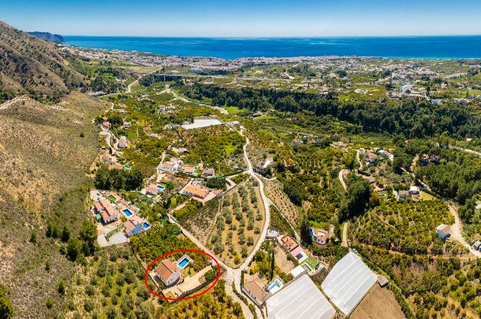 Aerial view showing location of villa . - Villa Medina Paloma . (Photo Gallery) }}