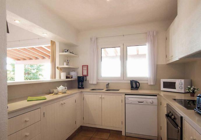 Equipped kitchen . - Villa Binipaco . (Photo Gallery) }}