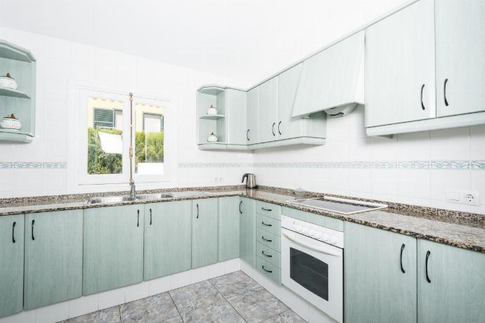 Equipped kitchen . - Villa Patri . (Photo Gallery) }}