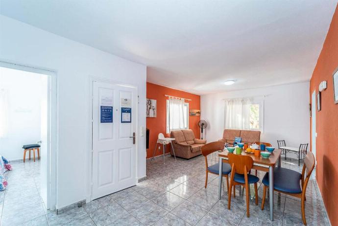  . - Villa Patri . (Photo Gallery) }}
