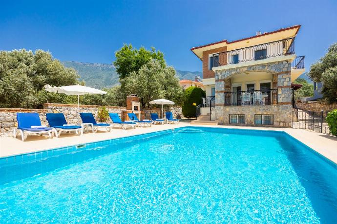 Golden Trio Villa