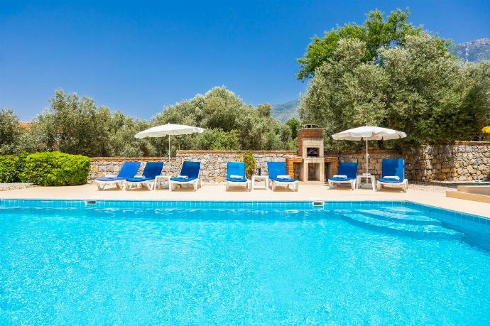 Golden Trio Villa