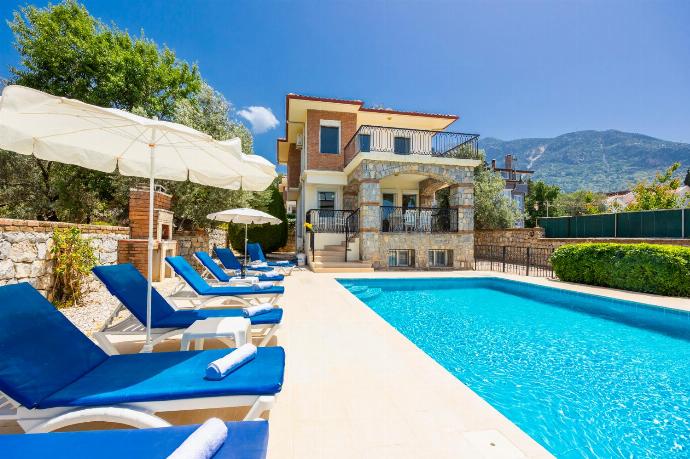 Golden Trio Villa