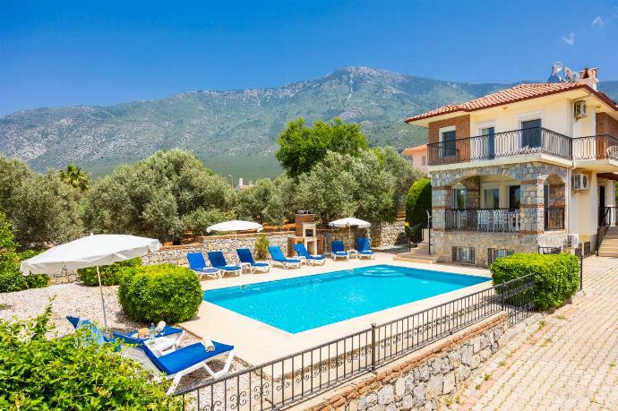 Golden Trio Villa