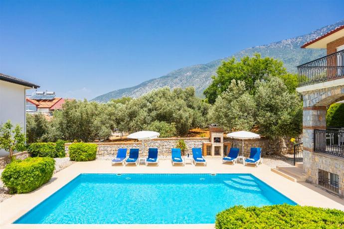 Golden Trio Villa