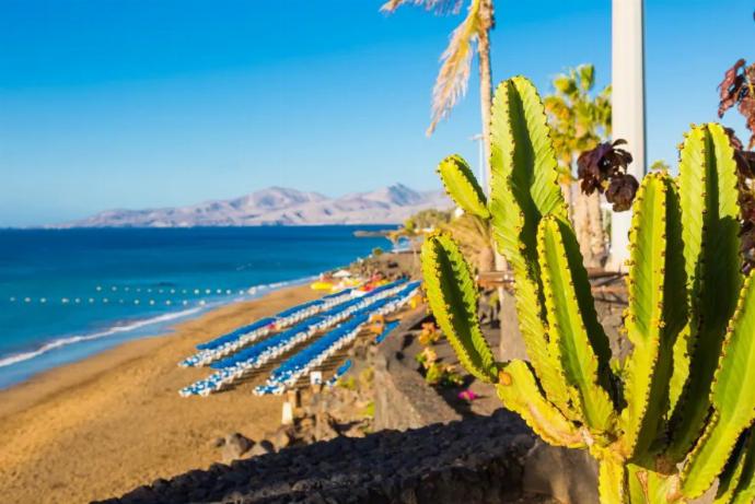  . - Villa Blanca . (Photo Gallery) }}