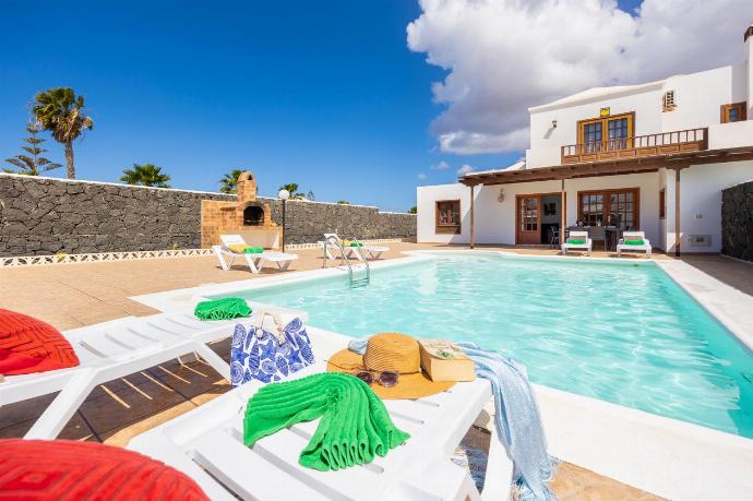 Beautiful villa with private pool and terrace . - Villa Blanca . (Photo Gallery) }}