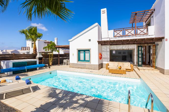  . - Villa Aruba . (Photo Gallery) }}
