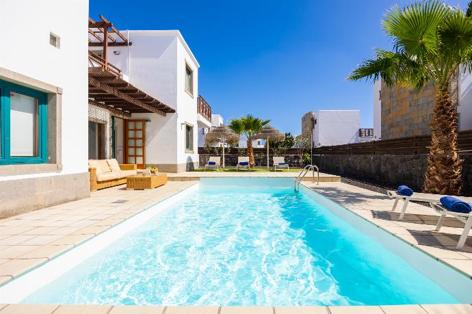  . - Villa Aruba . (Photo Gallery) }}