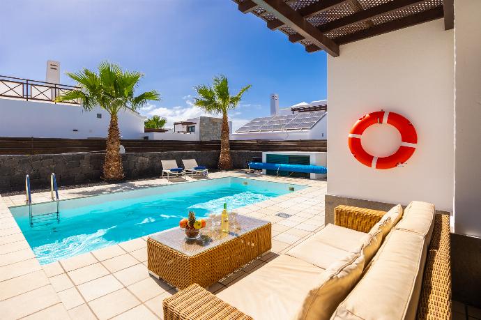 . - Villa Aruba . (Photo Gallery) }}