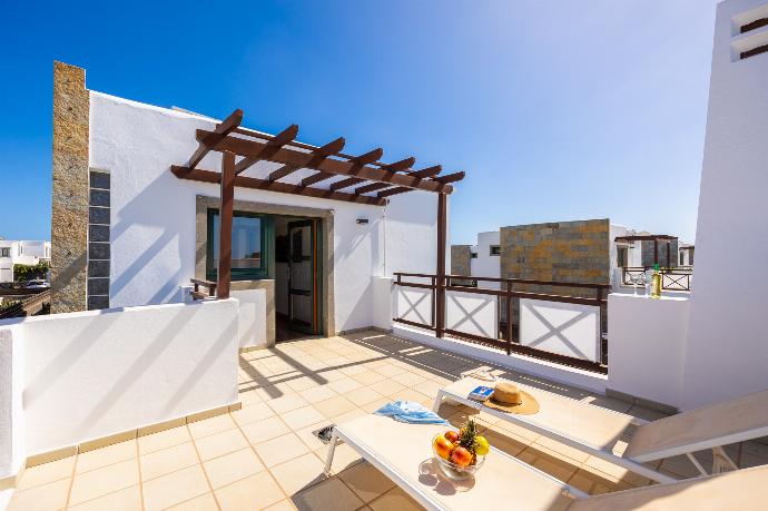  . - Villa Aruba . (Photo Gallery) }}